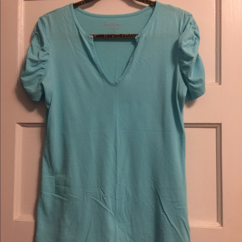 EUC Lilly Pulitzer v neck  shirt